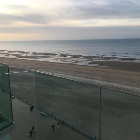 Prachtige Met Frontaal Zeezicht En Terras 4 Pers. Apartment